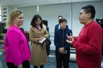 美國駐滬副總領事參觀基地，深化中美交流合作